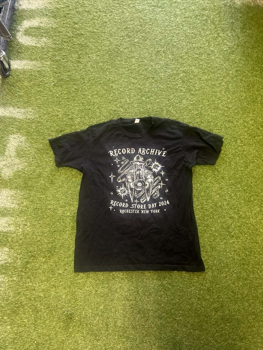 Record Archive Rochester NY Record Store Day 2024 Wizard T-Shirt Size L